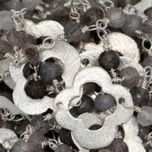 Load image into Gallery viewer, Brass Silver Plated 3.75mm Width by 2.80mm Length Natural Hand Cut Rutalite Stone Chain, Followed by 14.25mm Width by 14.05mm Length Brass Silver Plated Textured Clover Every 3.5 Inches, Gem Stone Chain. Price per: 1 Inch.