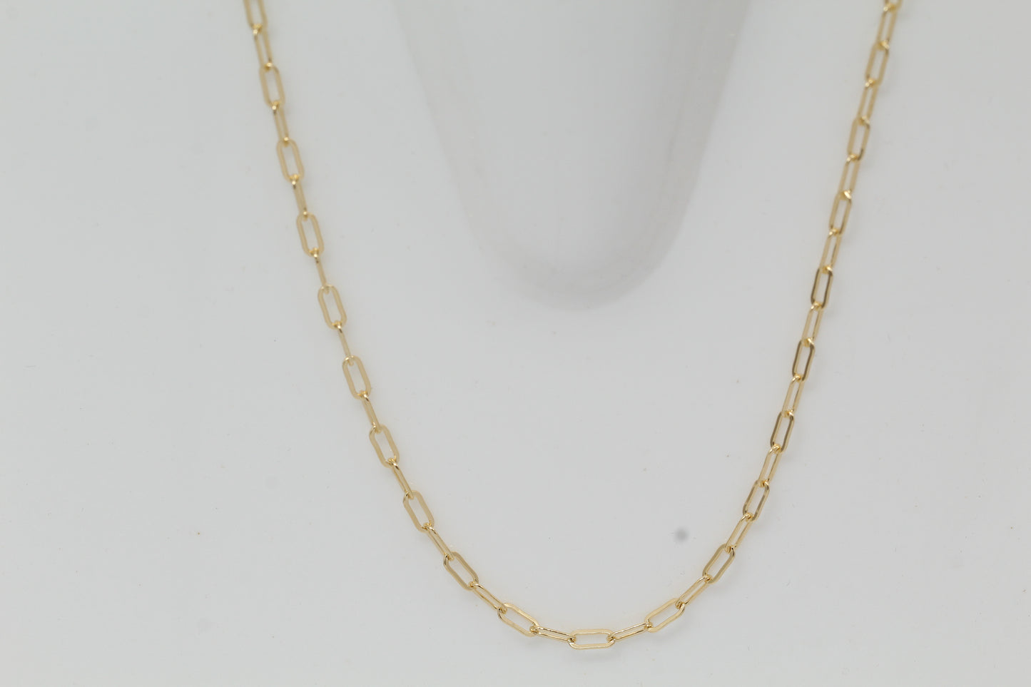 Gold Filled, 2.6mm Width by 6.1mm Length, 18 Inch Flat Elongated Cable Chain with 8.5mm Length by 2.1mm Thick, Oval Trigger Lobster Clasp. Quantity Per Pack: 1 Piece.