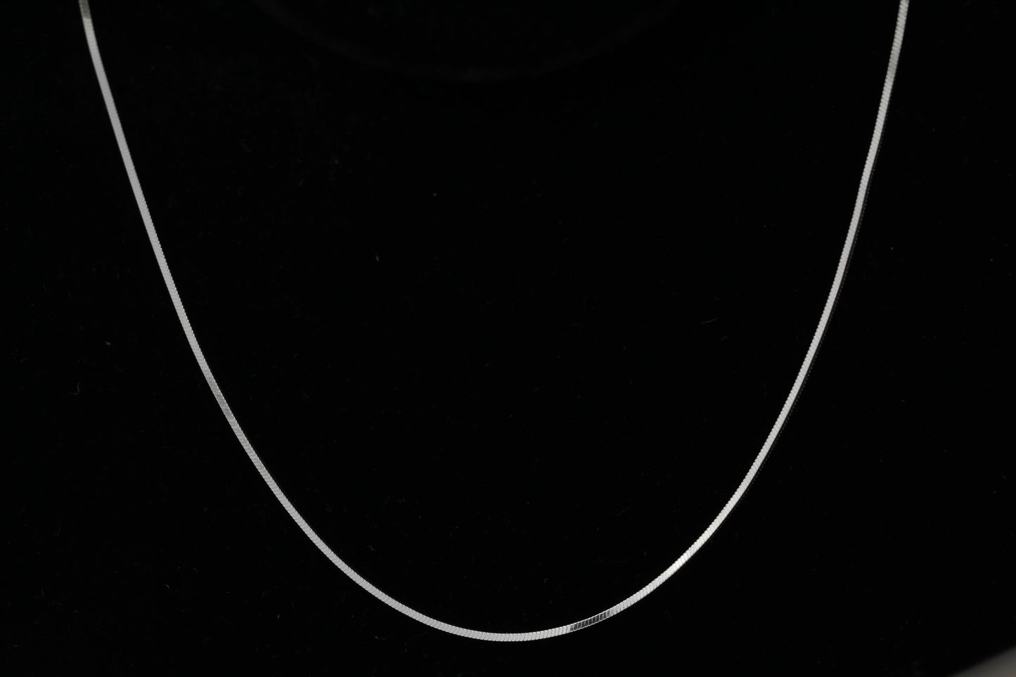 Sterling Silver, 0.8mm Width / Length, 18 Inch Square Regular Snake Chain with 6.0mm Width / Length by 1.4mm Thick, Smooth Spring Ring Clasp and Tags Ends. Quantity Per Pack: 1 Piece.