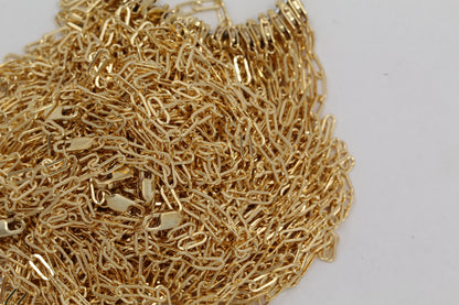 Gold Filled, 2.6mm Width by 6.1mm Length, 18 Inch Flat Elongated Cable Chain with 8.5mm Length by 2.1mm Thick, Oval Trigger Lobster Clasp. Quantity Per Pack: 1 Piece.