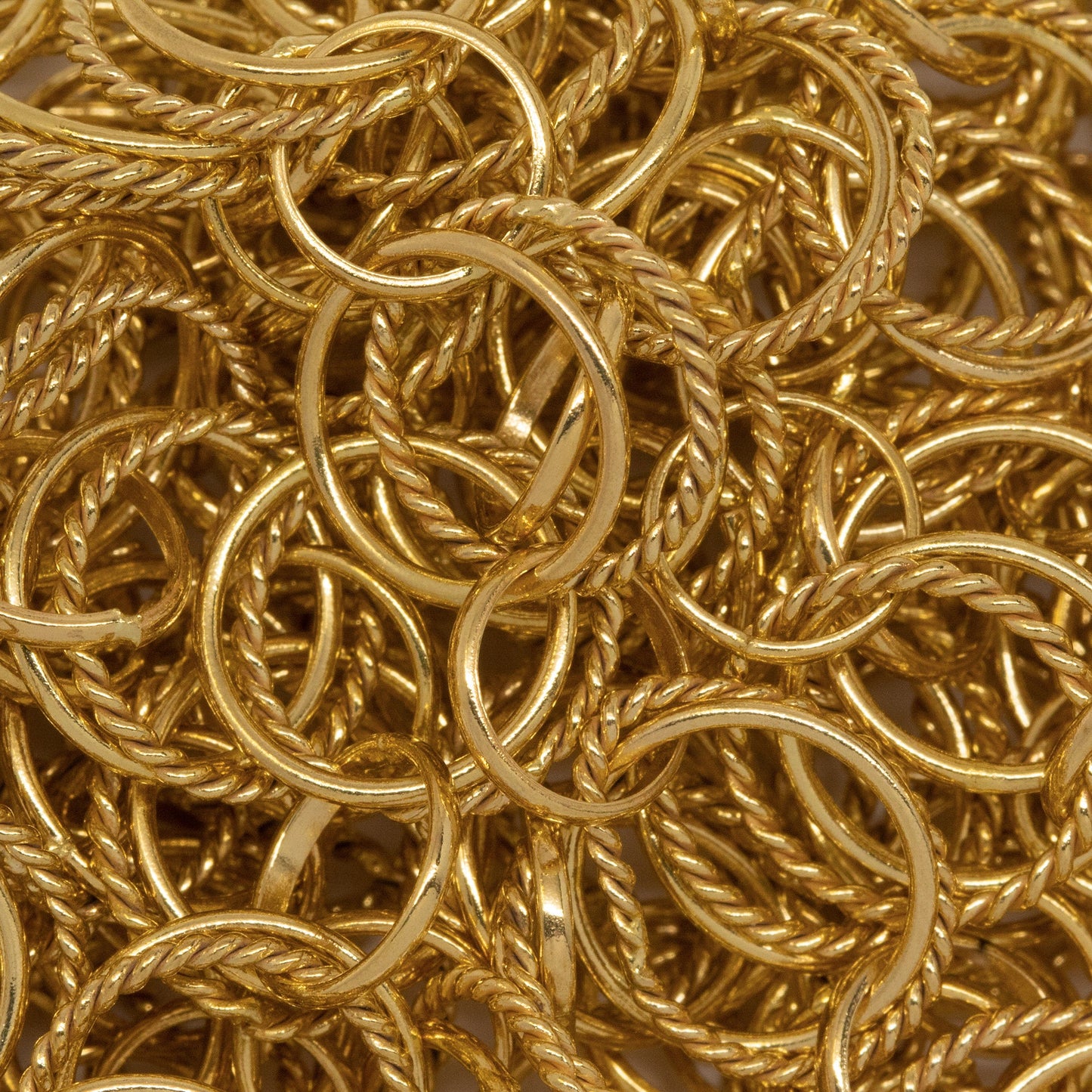 14kt Gold Filled Double Link, 10.0mm Width / Length Plain Circle Link and 11.0mm Twisted Circle Link Followed by 7.0mm Width / Length Round Rolo Link, Circle Chain. Price per: 1 Foot.