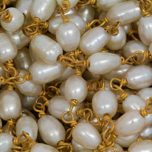 Load image into Gallery viewer, Brass Gold Plated / Vermeil 4.0mm Width by 5.0mm Length, Natural Fresh Water Rice Pearl, Pearl Chain. Price per: 1 Inch.
