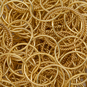 14kt Gold Filled Double 21.0mm Width / Length Twisted Circle Links connected to Six of 17.0mm Width / Length Smooth Circle Links, Circle Chain. Price Per: 1 Foot.