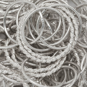 Sterling Silver 21.0mm Width / Length Double Twisted Circle Links Followed by Six of 16.8mm Width / Length Smooth Circle Links, Circle Chain. Price per: 1 Foot.