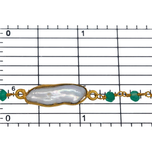 Brass Gold Plated 3.20mm Width by 2.40mm Length Hand Cut Green Onyx Gem Stone, Followed by 7.40mm Width by 17.10mm Length approximately Biwa Pearl Bezel Set, Gem Stone Chain. Price per: 1 Inch.