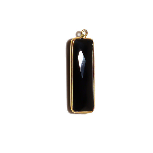 Stone Connectors & Drops. Sterling Silver Gold Plated / Vermeil 10.2mm Width by 33.8mm Length, Black Onyx Stone, Rectangle Drop with one 3.1mm Closed Ring. Quantity Per Pack: 1 Piece.