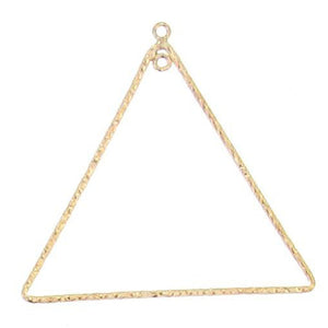 Ear Findings. Gold Filled 33.0mm Width by 37.2mm Length, Hammered Triangle Chandelier With 2.5mm Width / Length Smooth Fix Ring, inside and outside of the Chandelier. Quantity Per Pack: 2 Pieces.