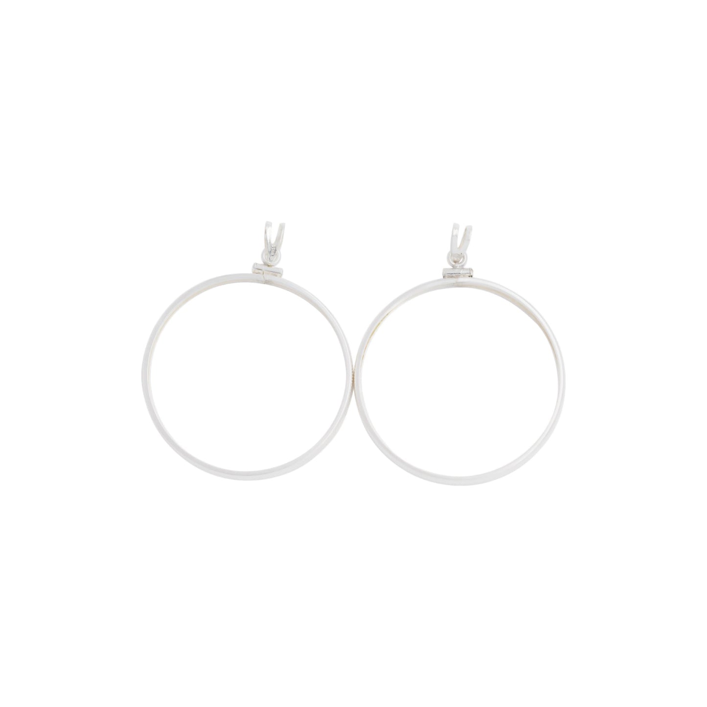 Settings. Sterling Silver 38.7mm Width by 3.68mm Thick, Corrugated Coin Mount with 8.50mm Height by 3.50mm Length by 5.35mm Width Bail. Quantity Per Pack: 1 Piece.