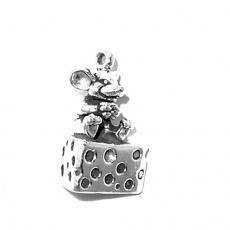 Charms. Sterling Silver, 9.4mm Width by 13.1mm Length by 21.8mm Height, Mouse on Cheese Charm. Quantity Per Pack: 1 Piece.